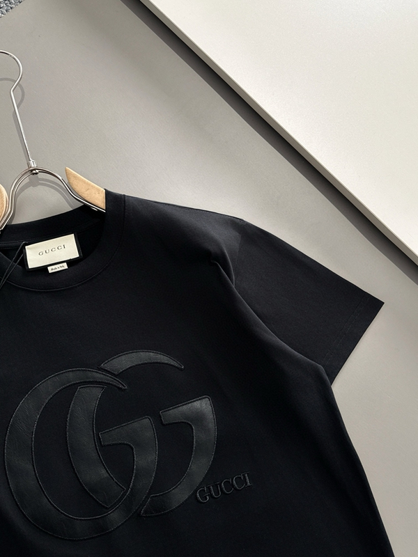 ブランドTシャツ側面デザイン